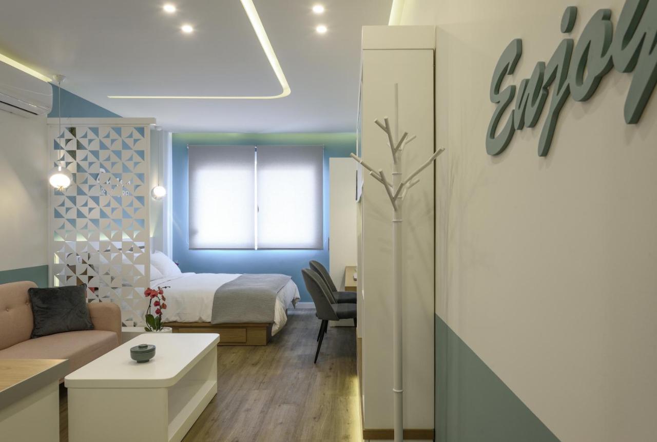 Τhe Half Root Suite In The Heart Of City Center Thessaloníki Exteriör bild