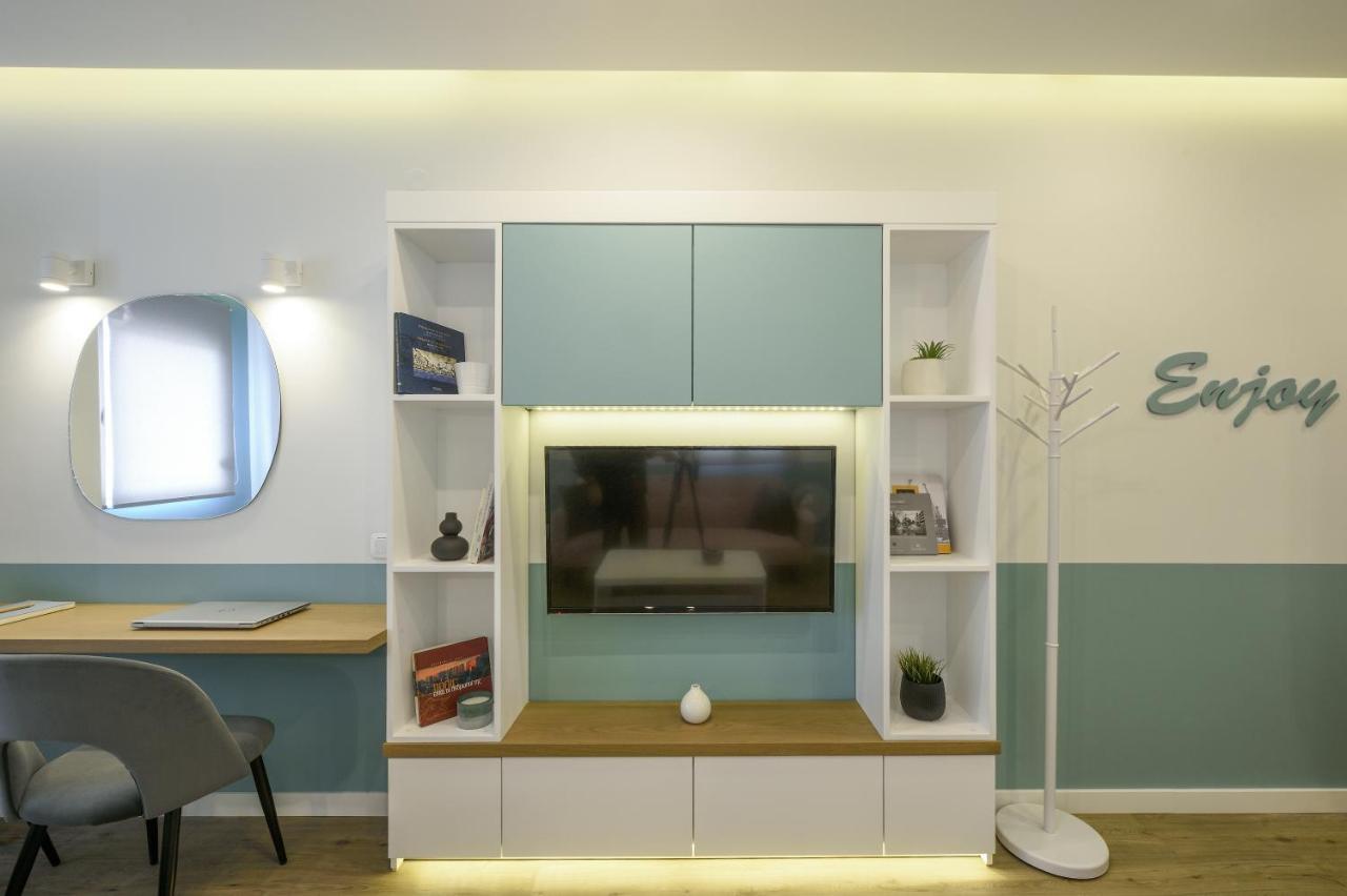 Τhe Half Root Suite In The Heart Of City Center Thessaloníki Exteriör bild