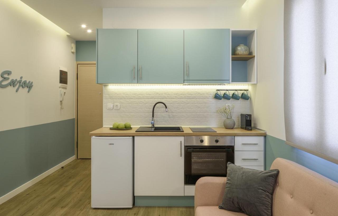 Τhe Half Root Suite In The Heart Of City Center Thessaloníki Exteriör bild