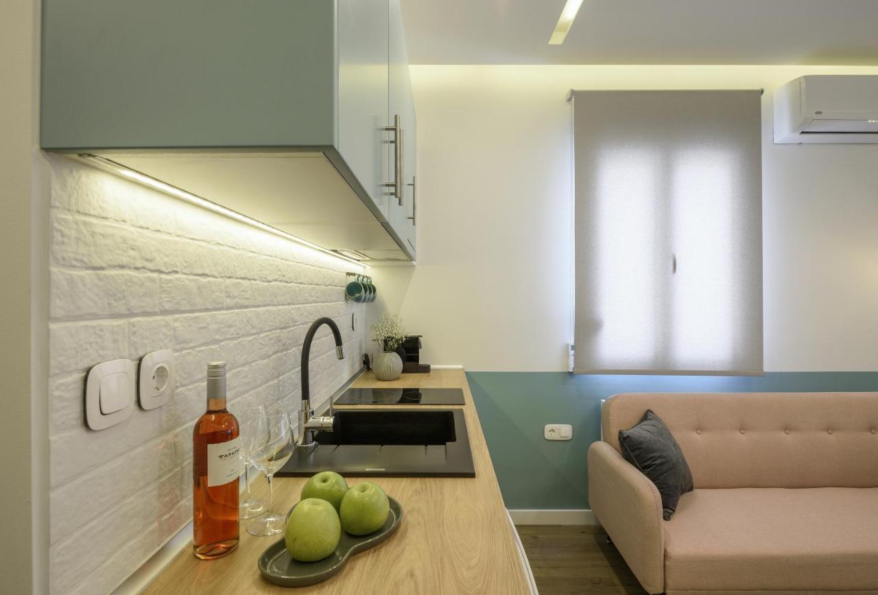 Τhe Half Root Suite In The Heart Of City Center Thessaloníki Exteriör bild