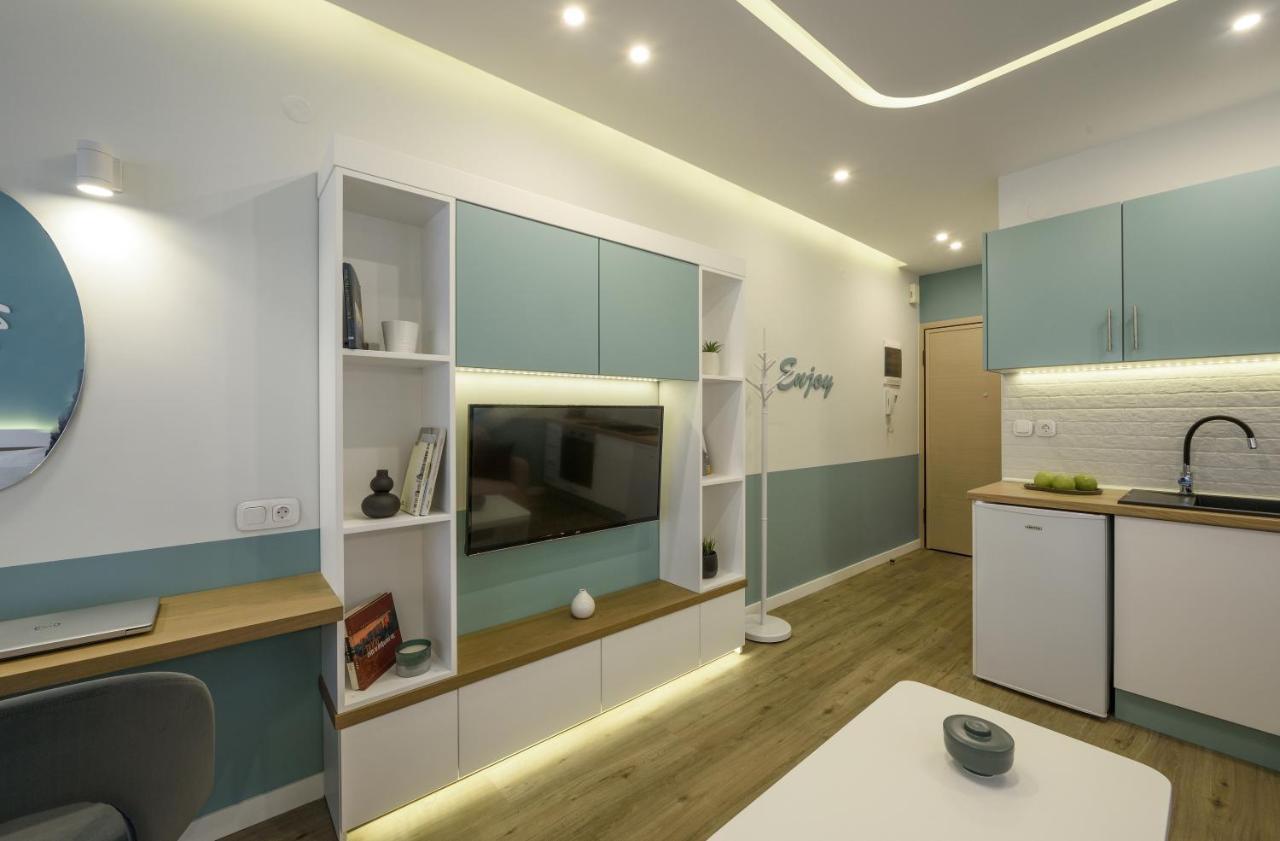 Τhe Half Root Suite In The Heart Of City Center Thessaloníki Exteriör bild